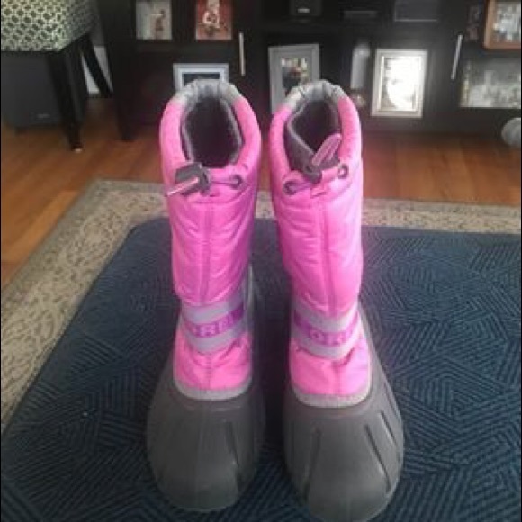Girls sorel boots size 4 - Picture 3 of 4